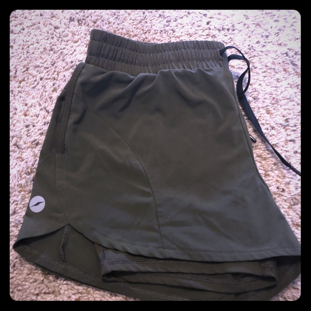 Like a olive green they are lined very comfy